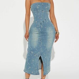 Fashion nova Dress XL has good stretch. New never been worn.